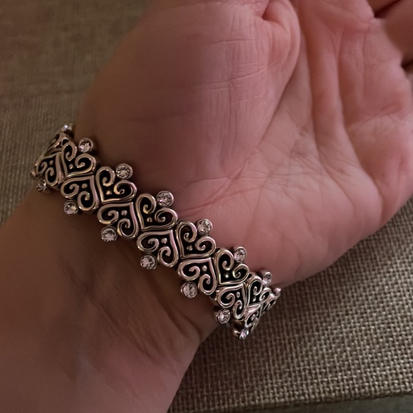 Heart Stretch Bracelet - Picture 4 of 10